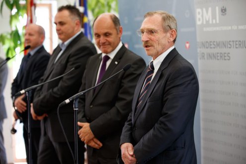 A Hungarian-Austrian working committee will be set up for the management of the migration crisis. Photo: Norbert Antal/ORFK