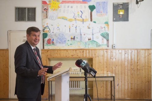 A kormány fontosnak tartja a pedagógusok tevékenységét segítő kollégák munkáját Fotó: Árvai Károly/kormany.hu