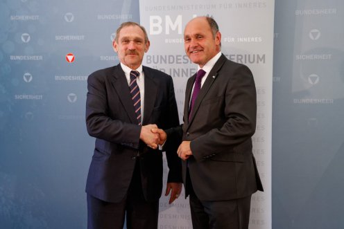 Both Austria and Hungary share the view that the migration procedures must be conducted outside the territory of the European Union. Photo: Norbert Antal/ORFK