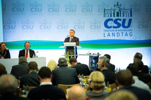 Orbán Viktor miniszterelnök beszédet mond a német konzervatív CSU tartományi törvényhozási frakciójának tanácskozásán a bajorországi Bad Staffelsteinban, a Banz kolostorban - Fotó: Kobza Miklós/Miniszterelnökség