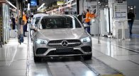 Megkezdődik a hibrid autómodellek gyártása a kecskeméti Mercedes-gyárban