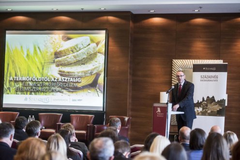 A kormány az élelmiszeripari és élelmiszerlánc-biztonsági stratégiákban a vásárlói bizalom, tudatosság erősítését tűzte ki célul Fotó: Pelsőczy Csaba/FM