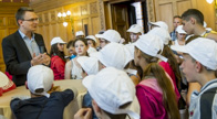 Rétvári Bence kárpátaljai magyar gyerekeket látott vendégül a Parlamentben