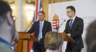 A minszki megállapodás betartását sürgette a magyar és a brit külügyminiszter
