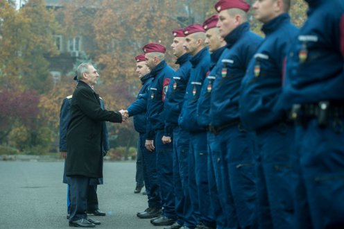 Az ötven rendőr, akit sok jelentkező közül választottak ki, a kiválók között is a legjobb volt Fotó: Botár Gergely/Miniszterelnökség