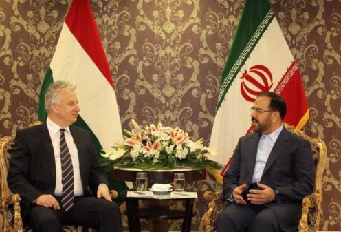 Semjén Zsolt miniszterelnök-helyettes és Hossein-Ali Amiri alelnök Fotó: Miniszterelnöki Kabinetiroda