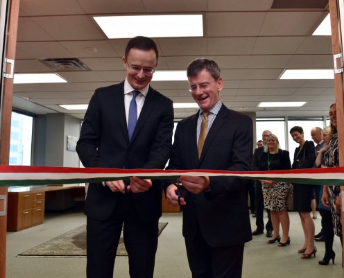 Péter Szijjártó and New Zealand Minister of Justice Chris Finlayson open the Hungarian Embassy in Wellington. Photo: Ministry of Foreign Affairs and Trade