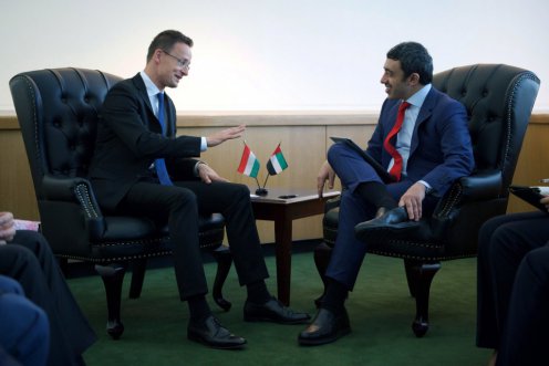 Szijjártó Péter és Abdalláh bin Zájid Ál-Nahajan sejk, az Egyesült Arab Emírségek külügyminisztere találkozója Fotó: KKM