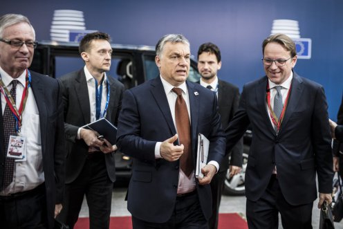 Prime Minister Viktor Orbán arriving at the European Union summit on 29 May 2017. With him were Antal Rogán, the Minister heading the Cabinet Office of the Prime Minister (second from left), and Bertalan Havasi, head of the Press Office of the Prime Minister (second from right). Photo: Balázs Szecsődi