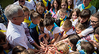 Az ukrajnai háborúban érintett családok gyermekeit látta vendégül a kormány