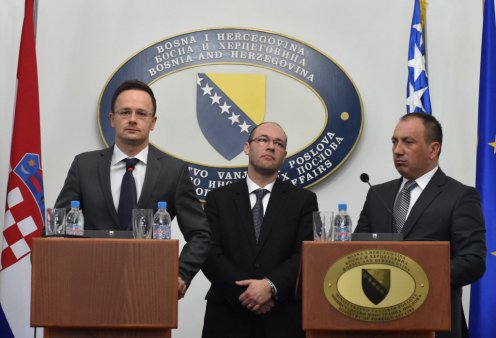 Szijjártó Péter, Davor Ivo Stier horvát külügyminiszter és Igor Crnadak, Bosznia-Hercegovina külügyminisztere Fotó: KKM
