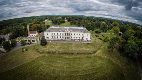 324 millió forintból állították helyre az Erdődy-kastély parkját Fotó: Ruzsa István/MTI