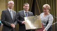 Balog Zoltán az Idősek Tanácsának ülése után díjakat adott át