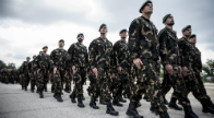 Iraki és koszovói misszióba induló katonákat búcsúztatott a honvédelmi miniszter