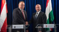 A magyar-osztrák védelmi együttműködés erősítéséről tárgyalt a két ország védelmi minisztere