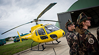 Két helikoptert és katonai felszereléseket adtak át Szolnokon